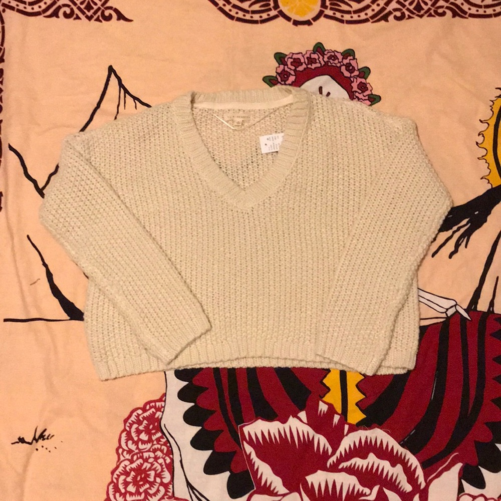 La hearts sweater